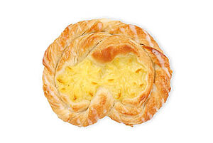 Pudding pretzel with icing