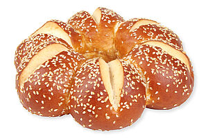 Laugenkranz mit Sesam