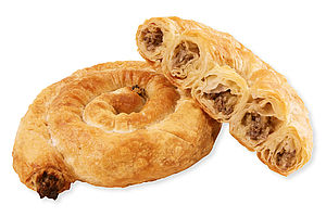 Twirled pie with minced meat Twirled pie with minced meat